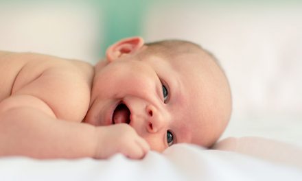 Comment prévenir la plagiocéphalie chez les bébés?