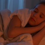 L’apnée du sommeil chez les enfants : de quoi s’agit-il, quels types et quelles solutions