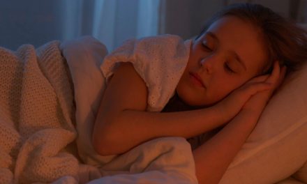 L’apnée du sommeil chez les enfants : de quoi s’agit-il, quels types et quelles solutions