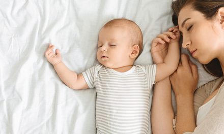 Voici la façon dont le sommeil fragmenté affecte la maternité