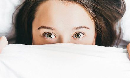 Dormir con los ojos abiertos ¿Problema o mala costumbre?
