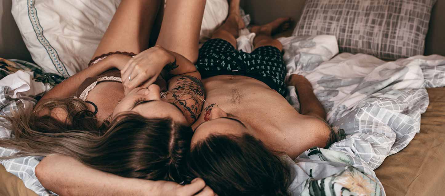 18.-pareja-boca-arriba dormir boca arriba en pareja