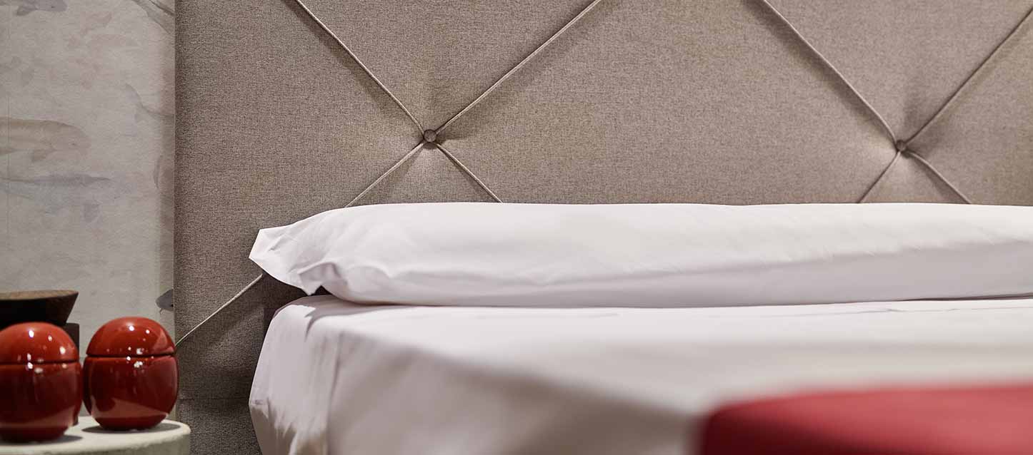 colchon con almohadas