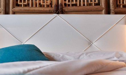 Los motivos para colocar un cabecero blanco en tu dormitorio