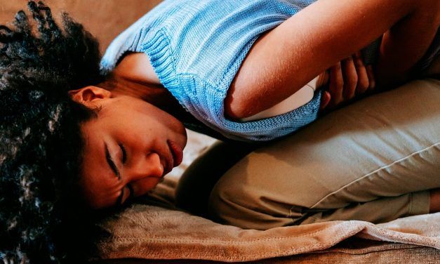 Las posibles causas de las náuseas al despertar