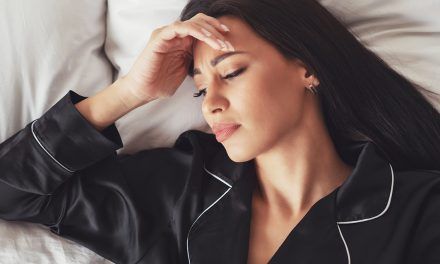 Espasmos al dormir: ¿Por qué se producen y cómo evitarlos?