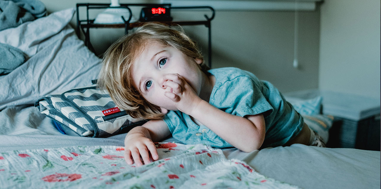 Como ensinar os seus filhos a fazer a cama