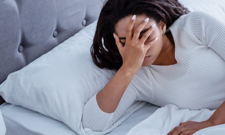 As razões pelas quais o sono intermitente aparece pelas noites